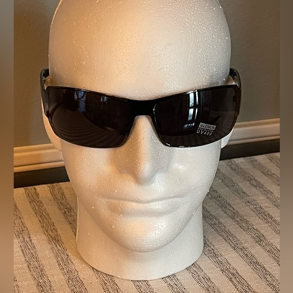 Maximum Men’s Sunglasses - NEW - One Size